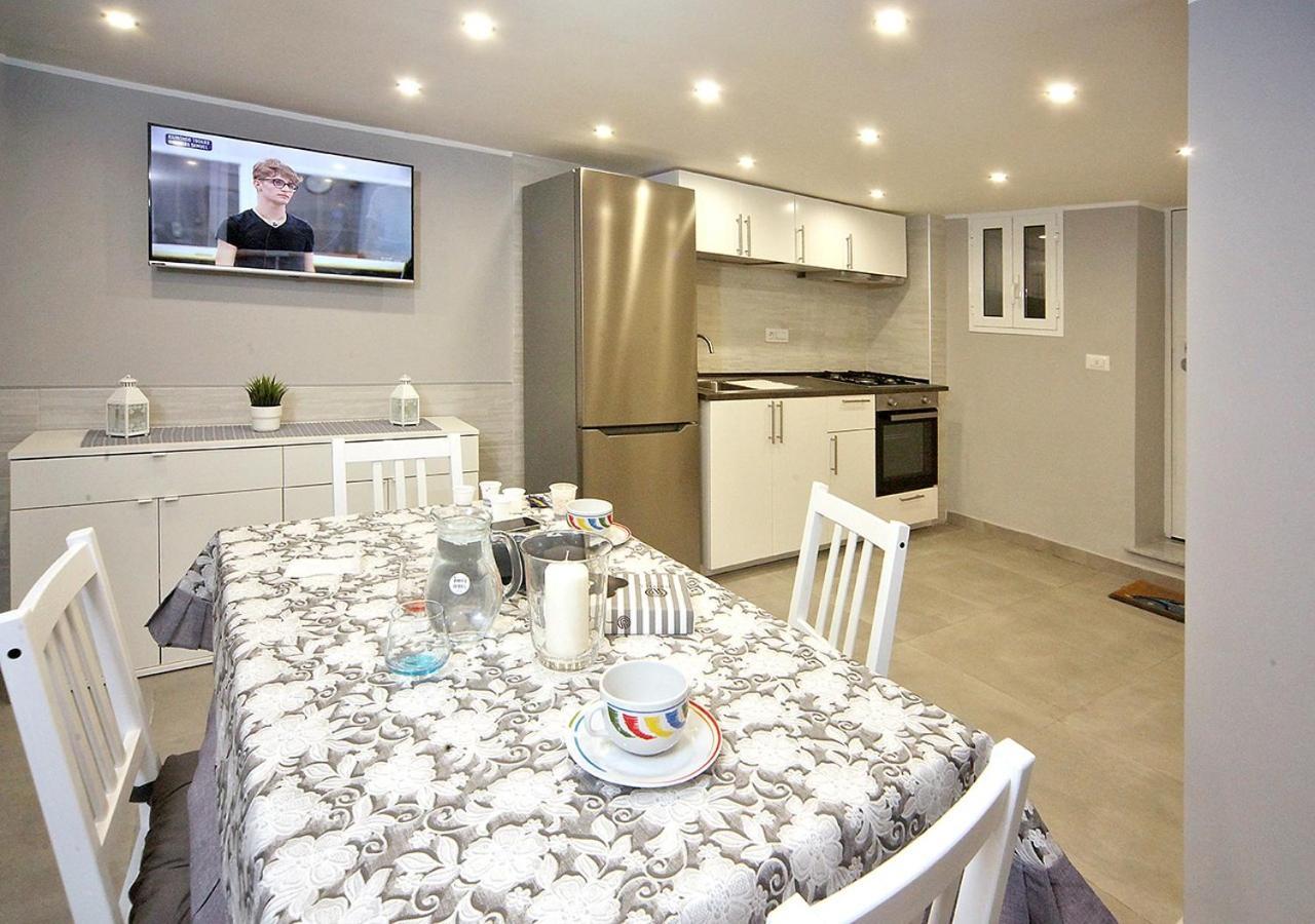 Apartamento La Casa Di Helena Nápoles Exterior foto